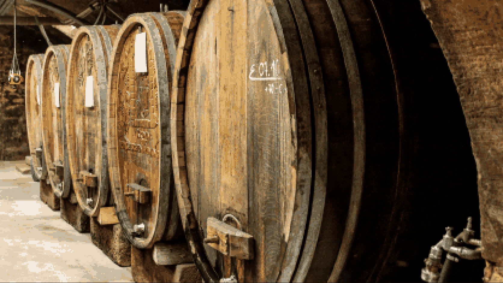 16-bit graphics that recreate a cellar lined with wooden casks of different sizes and shapes